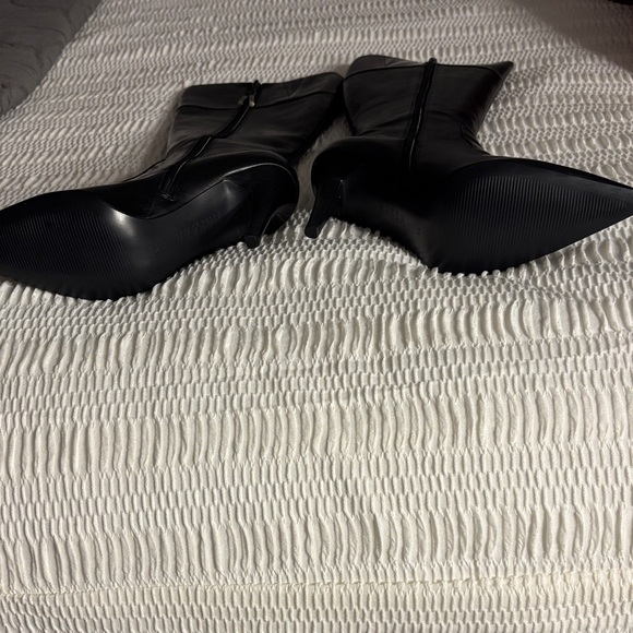 Ralph Lauren Elegant Black Women's Knee-High Boots  Size 7 Zipper NWT - Picture 4 of 8